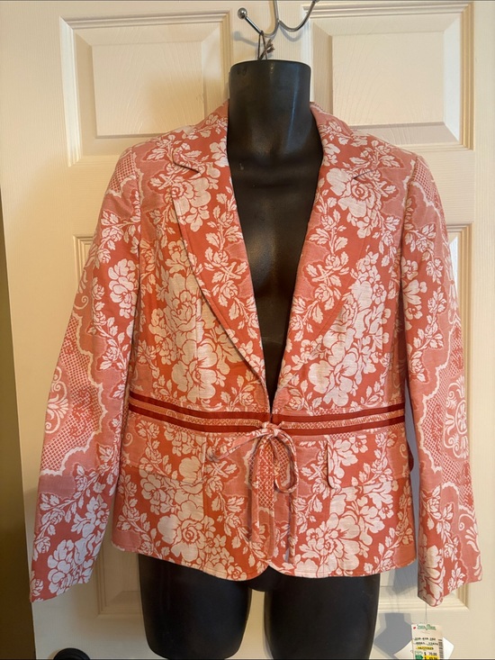Focus 2000 Jackets & Blazers - Focus 2000 Coral and White Floral Tie-Waist Blazer